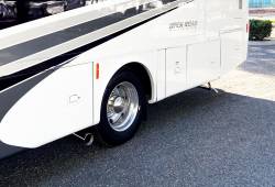 Gibson Performance Exhaust - 05-15 Ford Class A  Motorhome, F53 Chassis, 6.8L V-10L Gas, Single Stainless Cat-Back Performance Exhaust #956012S - Image 2